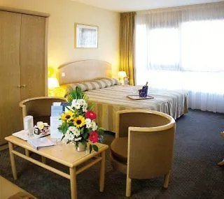 Hotel Ramada Tour Eiffel 3*