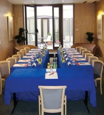 Ramada Tour Eiffel Hotel 3*